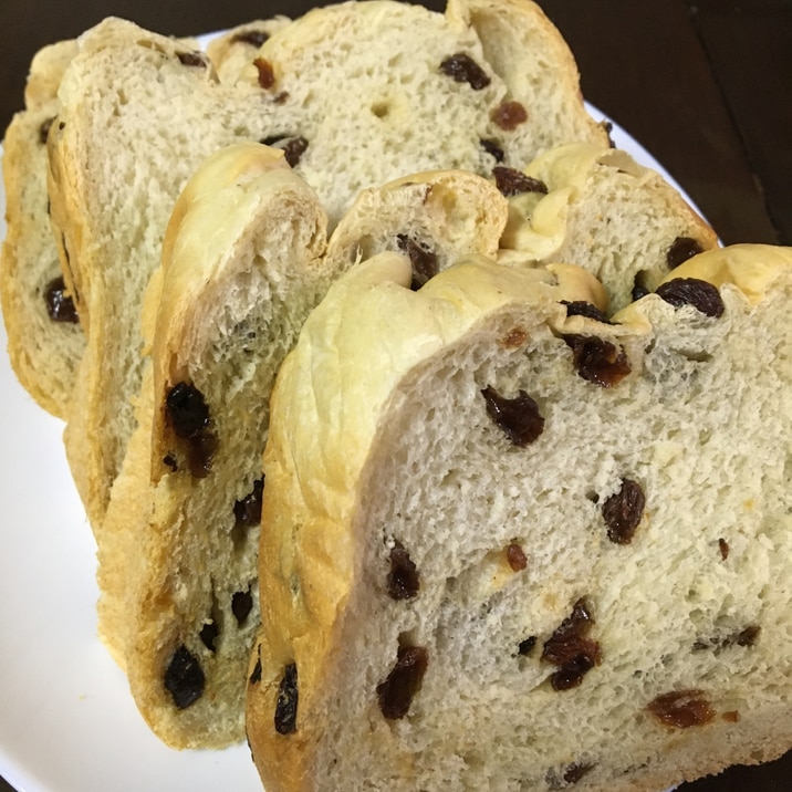 ホームベーカリーで　レーズン増し増し食パン